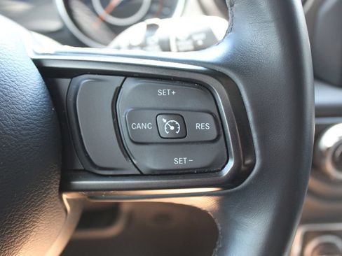 Used 2018 Jeep Wrangler Unlimited Sport S AWD/4WD image 27