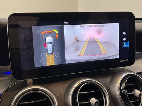 Used 2022 Mercedes-Benz GLC 300 4MATIC image 17