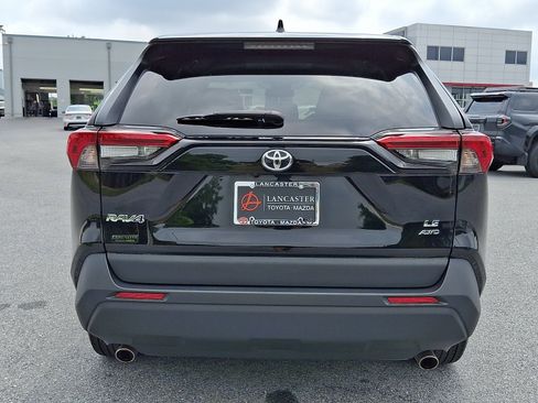 Used 2023 Toyota RAV4 LE AWD/4WD image 6