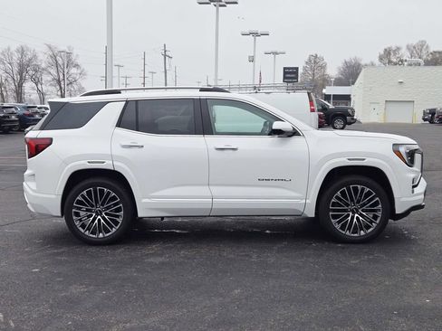 Used 2026 GMC Terrain Denali image 2