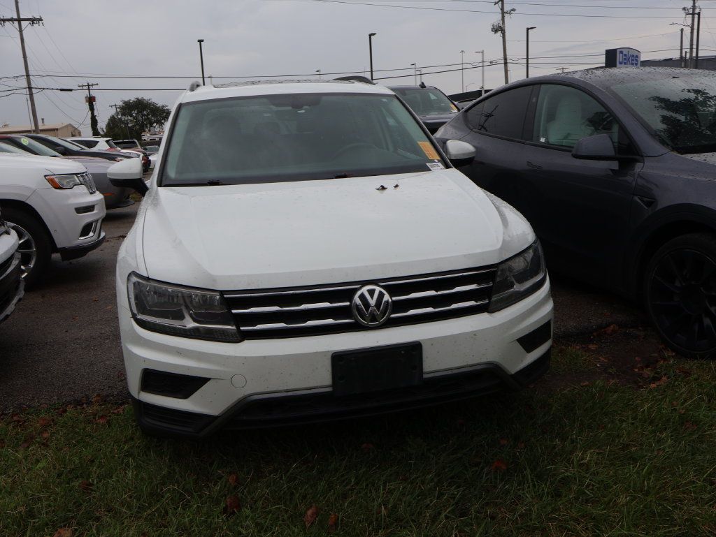Used 2021 Volkswagen Tiguan SE w/ Panoramic Sunroof Package AWD/4WD image 5