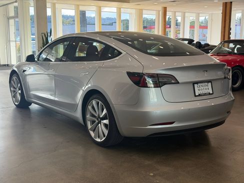 Used 2018 Tesla Model 3 Long Range RWD image 6