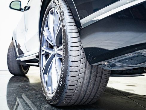 Used 2022 BMW X7 xDrive40i w/ Premium Package image 41