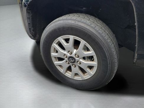 Used 2024 Toyota Tacoma SR5 w/ SR5 Upgrade Package image 29