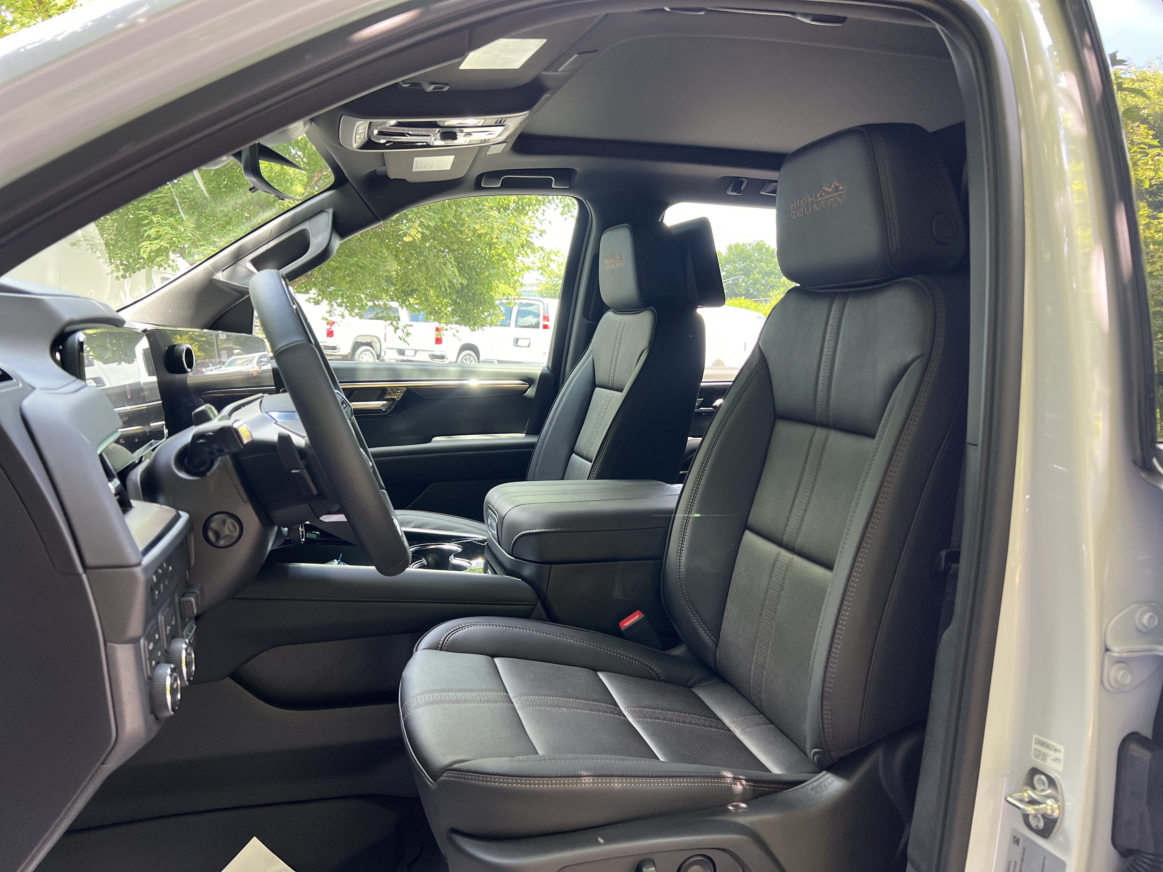New 2026 Chevrolet Tahoe High Country AWD/4WD image 14