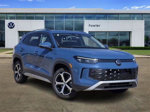 New 2025 Volkswagen Tiguan SE image 1