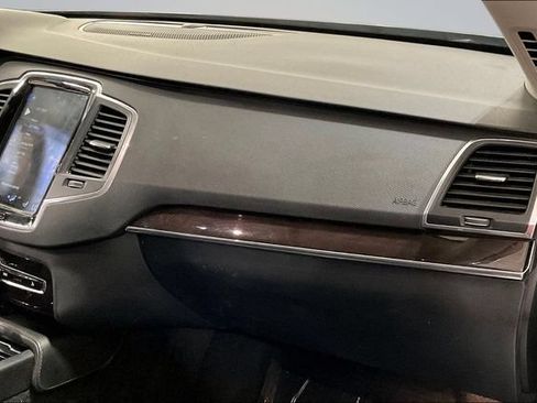 Used 2019 Volvo XC90 T5 Momentum w/ Multimedia Package AWD/4WD image 19