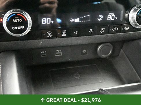 Used 2024 Mitsubishi Outlander SE image 33