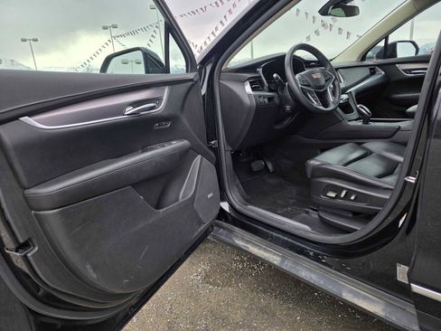 Used 2017 Cadillac XT5 Luxury w/ Driver Awareness Package image 27