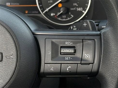Used 2023 Nissan Rogue S image 13