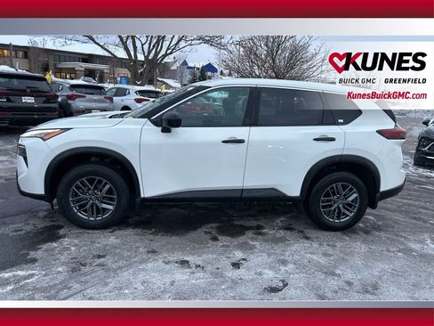 Used 2024 Nissan Rogue S image 10