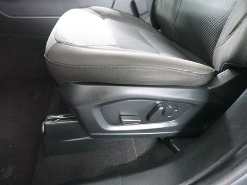 Certified 2024 Ford Explorer XLT image 11