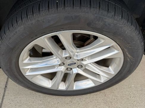 Used 2017 Ford Explorer Limited FWD image 19