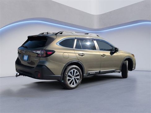 Used 2022 Subaru Outback Premium image 4
