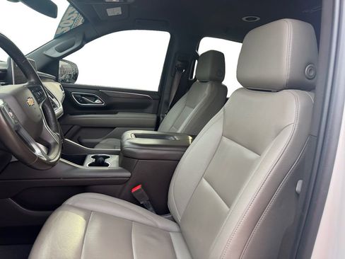 Used 2022 Chevrolet Suburban LT image 9