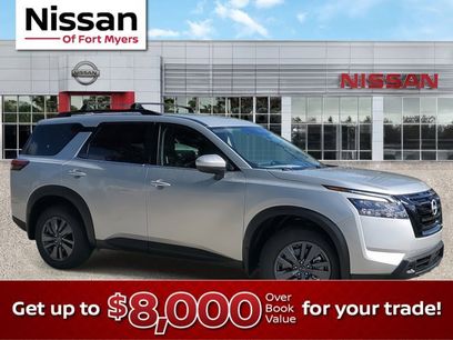 New 2025 Nissan Pathfinder SV w/ Black Appearance Package
