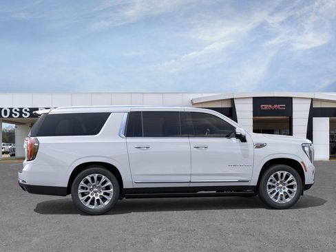 New 2026 GMC Yukon XL Denali w/ Denali Reserve Package RWD image 5