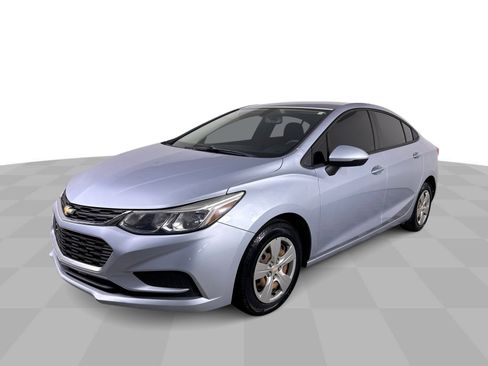 Used 2018 Chevrolet Cruze LS image 37