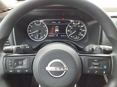 Used 2023 Nissan Rogue SV image 14