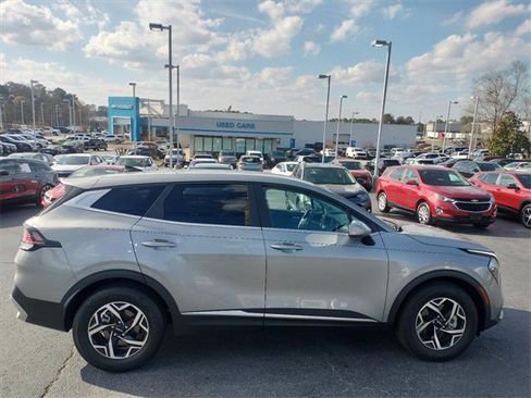 Used 2023 Kia Sportage LX image 8