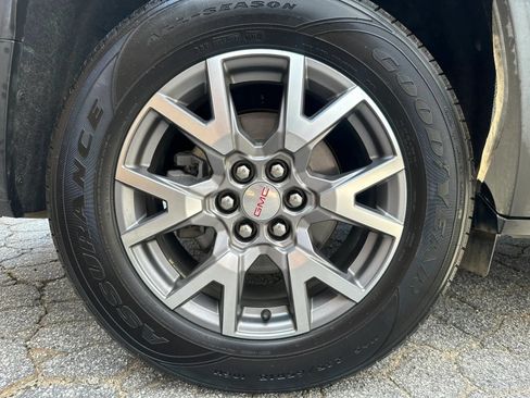 Used 2021 GMC Acadia SLT FWD image 28