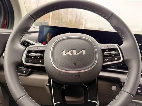 New 2026 Kia Carnival EX FWD image 17