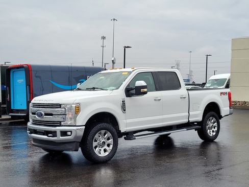 Used 2019 Ford F250 Lariat w/ Chrome Package image 8