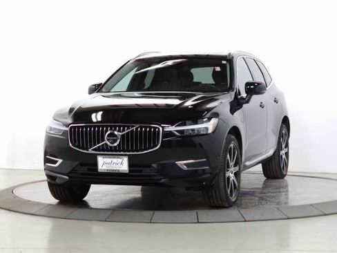 Used 2019 Volvo XC60 T8 Inscription image 3