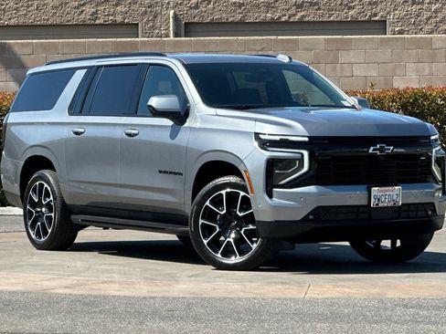 Certified 2026 Chevrolet Suburban RST RWD image 2