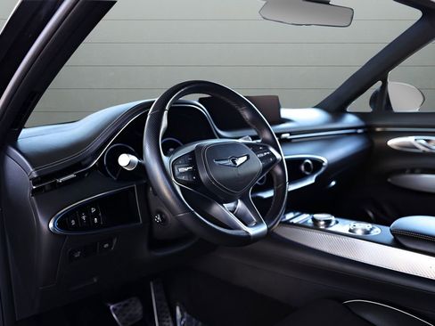 Used 2023 Genesis GV70 2.5T w/ Sport Prestige Package image 32