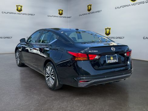 Used 2025 Nissan Altima 2.5 SV FWD image 3