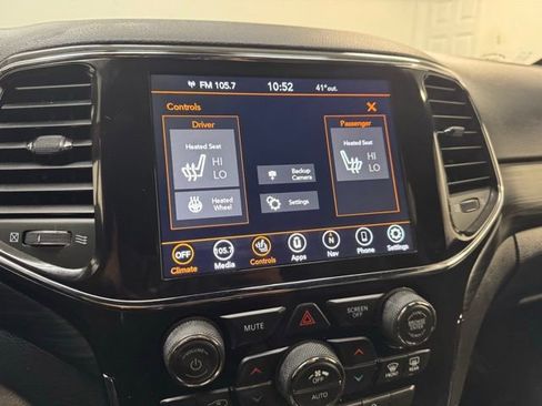 Used 2021 Jeep Grand Cherokee Laredo X image 19