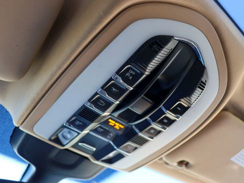 Used 2014 Porsche Cayenne image 50