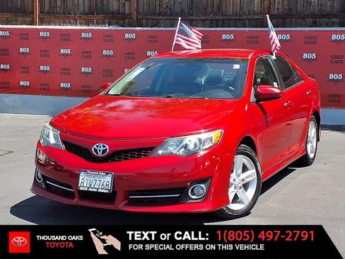 Used 2014 Toyota Camry SE FWD image 1