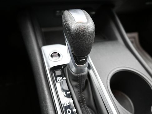 Used 2025 Nissan Altima 2.5 SV FWD image 18