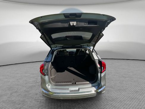 Used 2024 GMC Terrain Denali AWD/4WD image 25