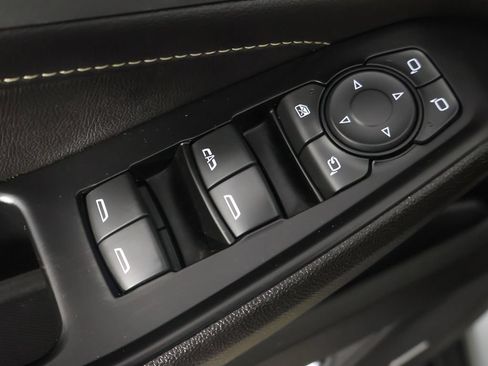 Used 2023 Chevrolet Traverse LT w/ LT Premium Package AWD/4WD image 40