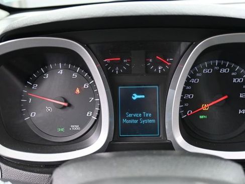 Used 2017 Chevrolet Equinox LT w/ Convenience Package image 9