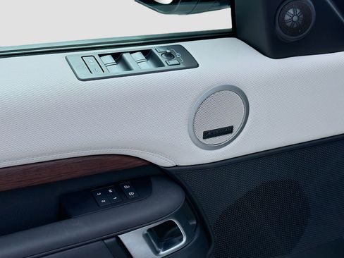 Certified 2025 Land Rover Discovery Dynamic SE AWD/4WD image 22