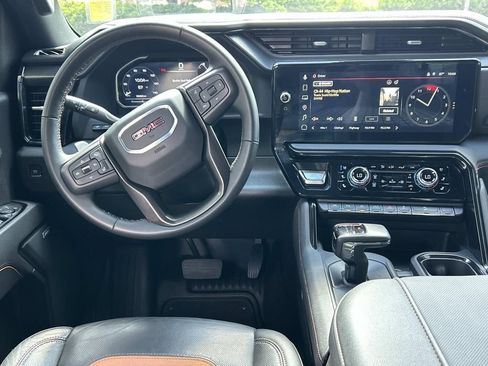 Used 2024 GMC Sierra 1500 AT4 w/ Technology Package AWD/4WD image 28