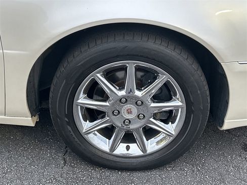 Used 2011 Cadillac DTS Luxury image 12