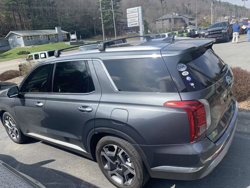 Used 2024 Hyundai Palisade Limited image 4