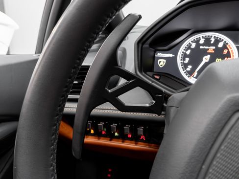 Used 2019 Lamborghini Huracan LP 580-2 RWD image 48