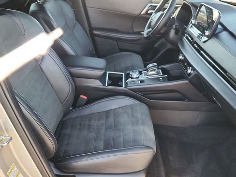 Used 2023 Mitsubishi Outlander SE image 17