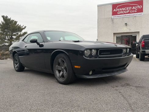 Used 2009 Dodge Challenger SE image 7