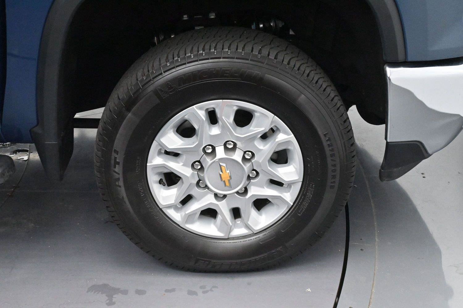 Used 2026 Chevrolet Silverado 2500 LT AWD/4WD image 32