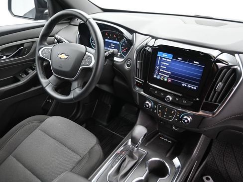 Used 2023 Chevrolet Traverse LT FWD image 16