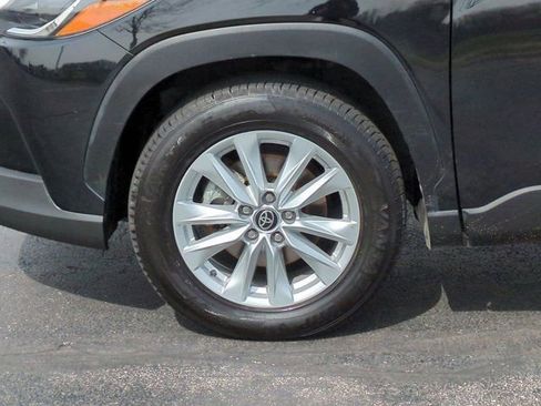 Used 2023 Toyota Corolla Cross LE image 7