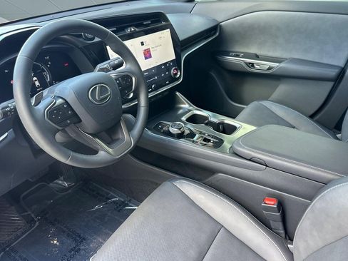 Certified 2023 Lexus RZ 450e Premium w/ Technology Package AWD/4WD image 4