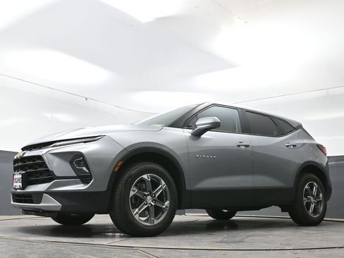Used 2023 Chevrolet Blazer LT AWD/4WD image 52